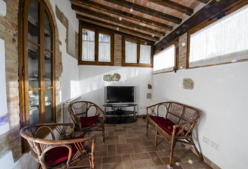 آپارتمان 3 خوابه, Agriturismo Pontignanello