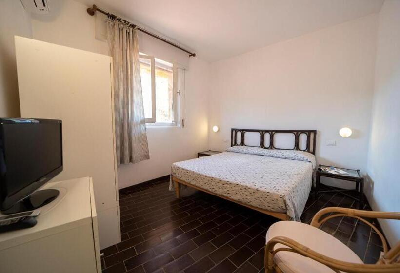 آپارتمان 2 خوابه با بالکن, Residence Capobianco