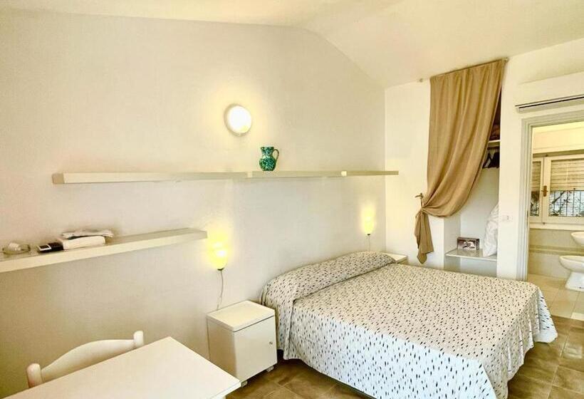 استودیوی استاندارد با چشم‌انداز دریا, Residence Capobianco