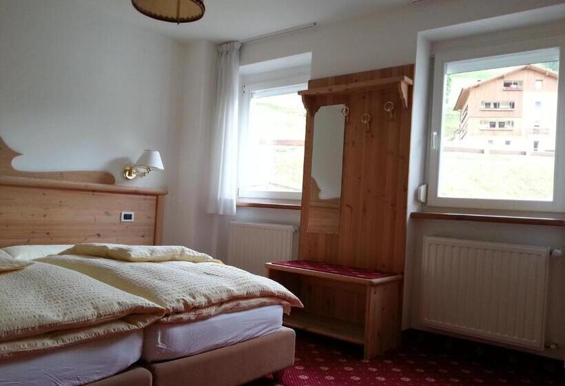 Апартаменты 1 Спальня, Alpenroyal Arabba