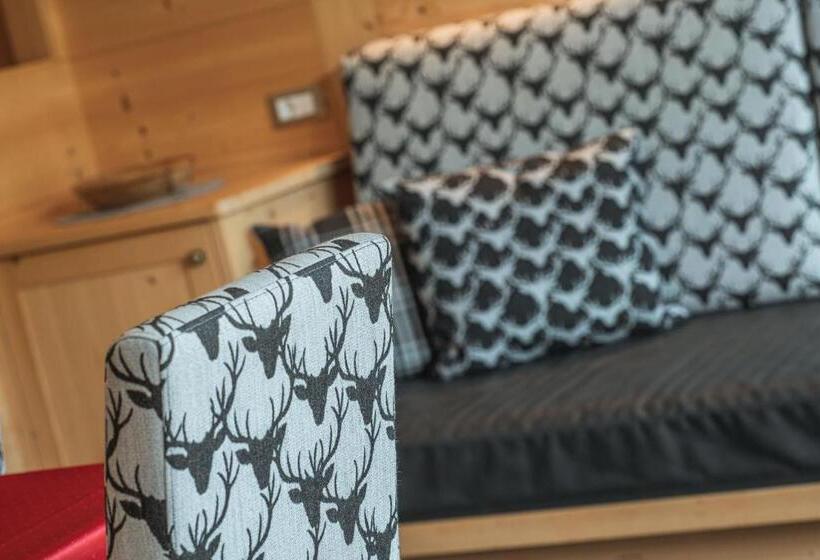 Апартаменты 2 Спальни с Террасой, Chalet Residence Alpinflair