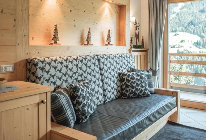 Апартаменты 2 Спальни с Террасой, Chalet Residence Alpinflair