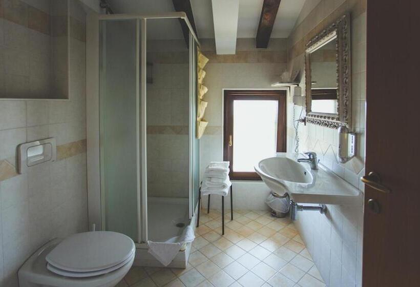 家庭间, Agriturismo Contessi