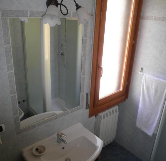 اتاق استاندارد, Agriturismo Mongiorgi I Salici