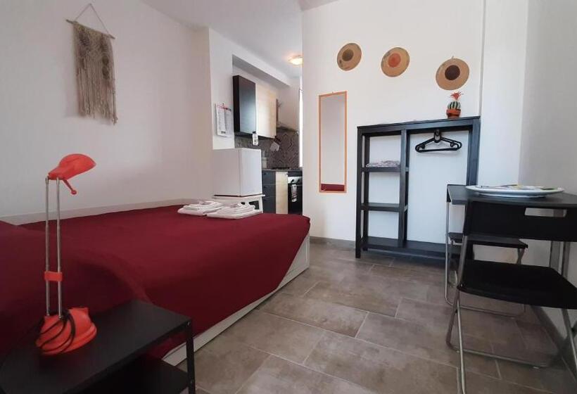 إستوديو قياسى, Regina Isabella Rooms