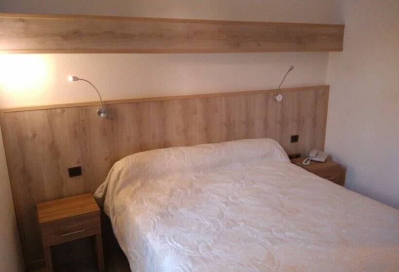 Номер Стандарт, Hôtel Belleville