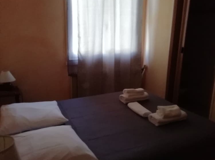 Номер Стандарт, Hôtel De L Etoile