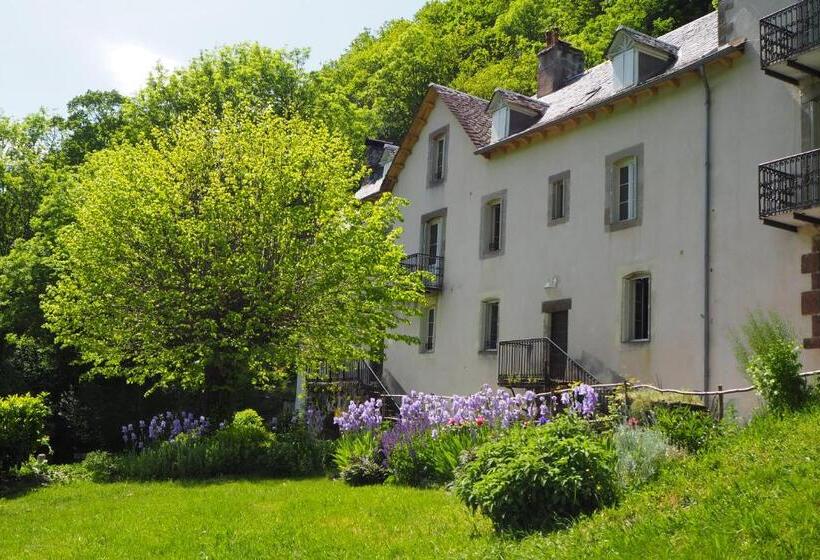 Дом 4 Спальни, Domaine De La Jordanne   B&b
