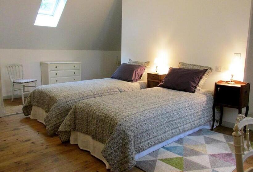 Дом 4 Спальни, Domaine De La Jordanne   B&b