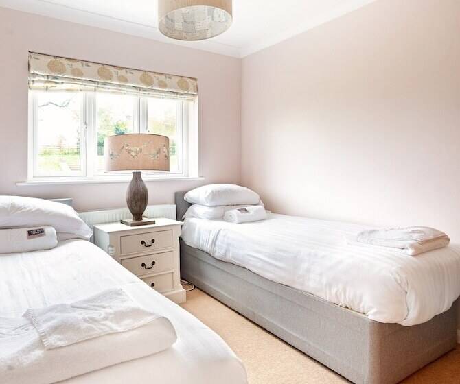 Дом 3 Спальни, Oakerthorpe Holiday Village