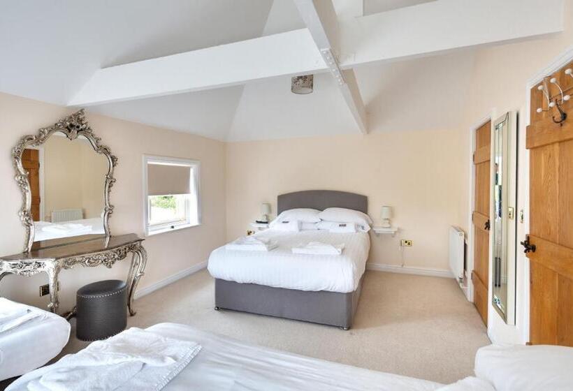 Дом 4 Спальни, Oakerthorpe Holiday Village