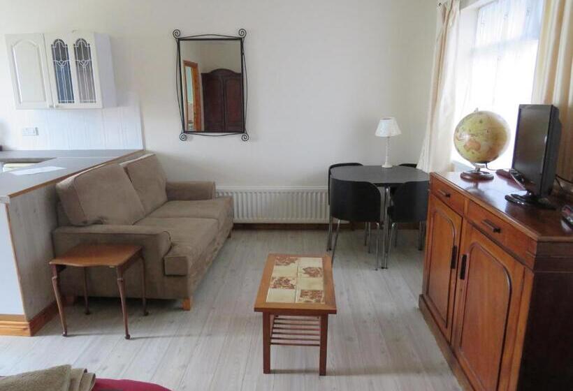 דירת חדר בקומת קרקע, Carnside Guest House