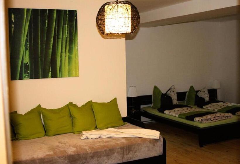 Номер Стандарт, Gutshof Leipzig  Podelwitz Pension