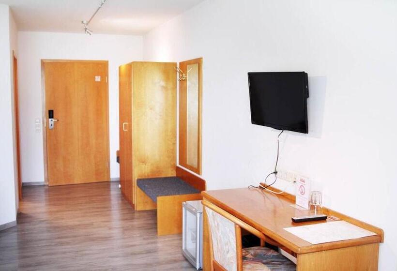 家庭间, Pension Kaempfelbach