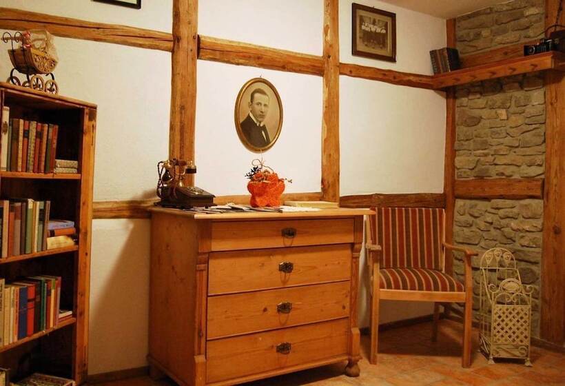 Family Suite, & Café Mohrenbrunnen