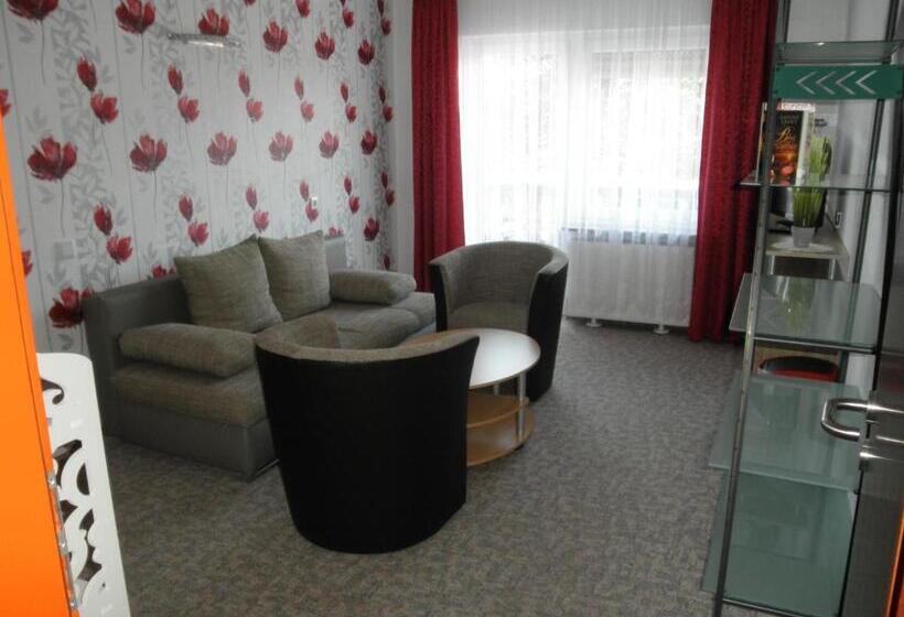 Apartamento 1 Dormitório com Sacada, Pension Zum Köhler
