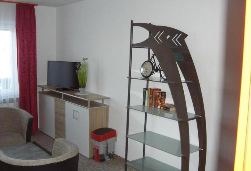 Apartamento 1 Dormitório com Sacada, Pension Zum Köhler