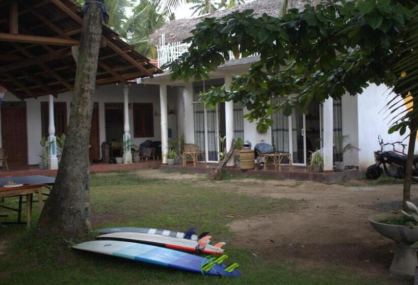 디럭스 룸, Lotus Surf House