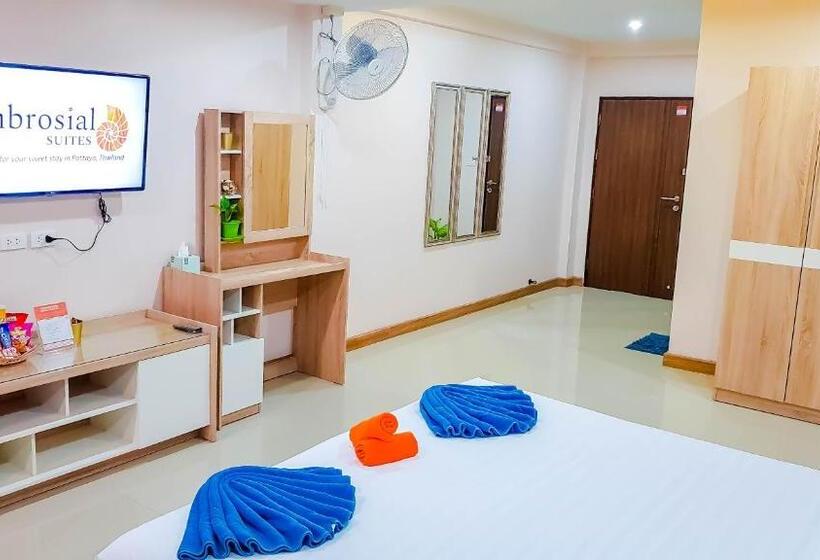 Suite com Varanda, Walking Street Residence   Boutique Suites Near The Beach & Walking Street