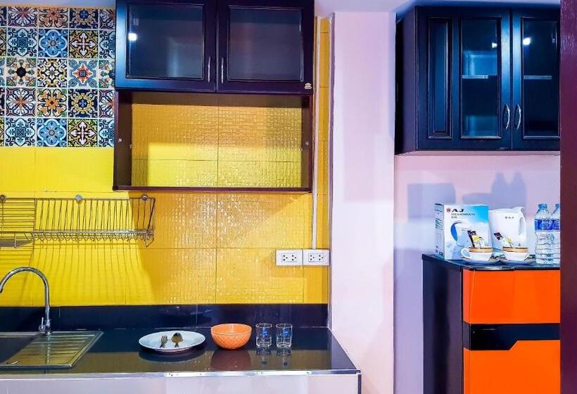Suite com Varanda, Walking Street Residence   Boutique Suites Near The Beach & Walking Street