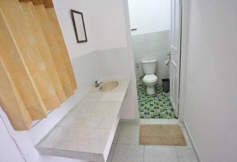 اتاق استاندارد سه نفره, Manta Manta Guesthouse