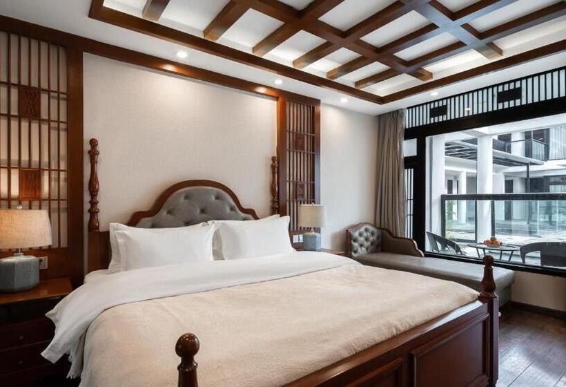 Номер Superior, Lijiang Gemmer