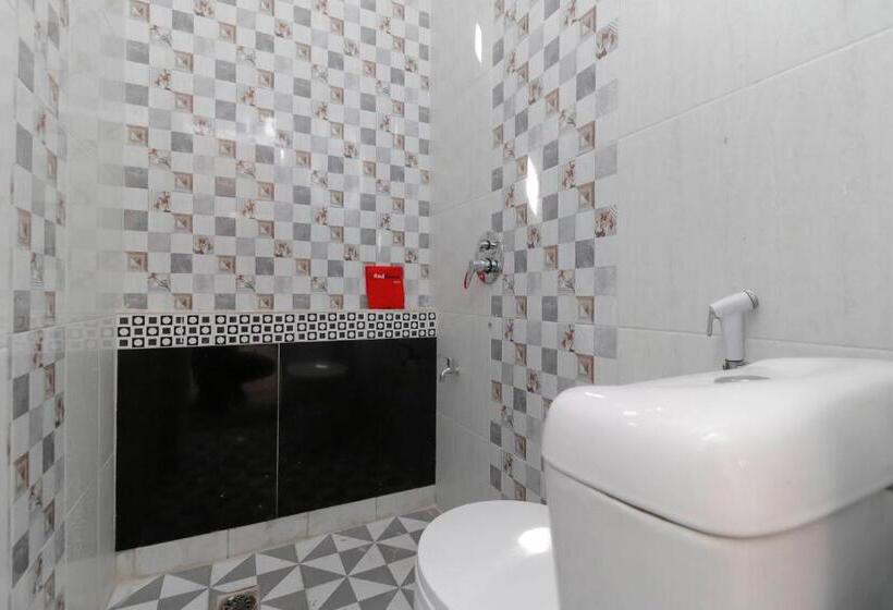 Номер Стандарт, Reddoorz Plus Near Rs Royal Prima