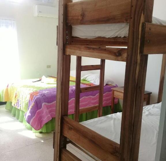 اتاق خانوادگی, Hostel Quintonido