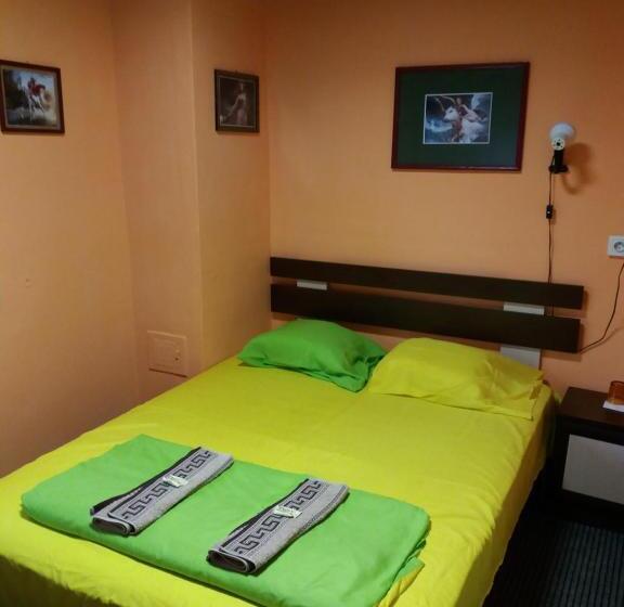 Номер Стандарт Трехместный, стаи за гости ореха троян Private Rooms Oreha