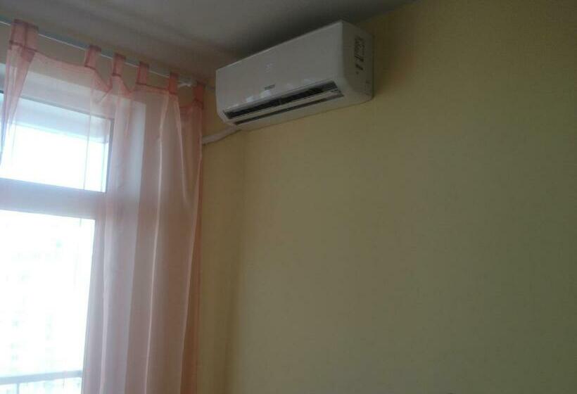 اتاق لوکس با بالکن, Orange Guest Rooms