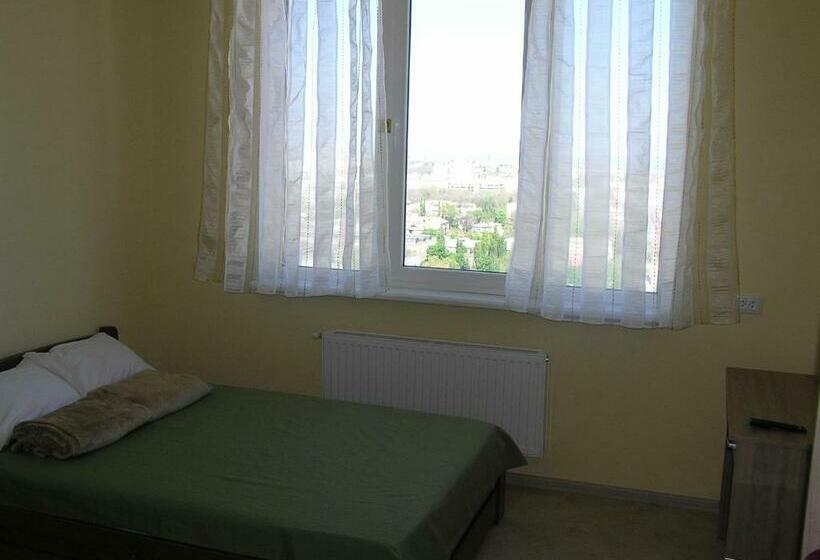 اتاق خانوادگی با چشم‌انداز جانبی دریا, Orange Guest Rooms