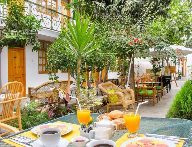 غرفة عائلية, El Huerto Hostel