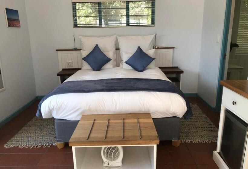 스위트 킹사이즈 침대, Bluesky Arniston Guest House