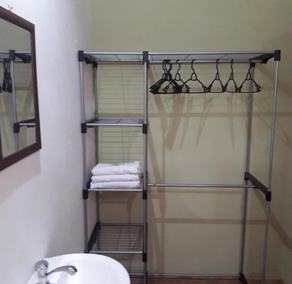 家庭间, Hostal Y Cabinas Anita And Rafting Tour!