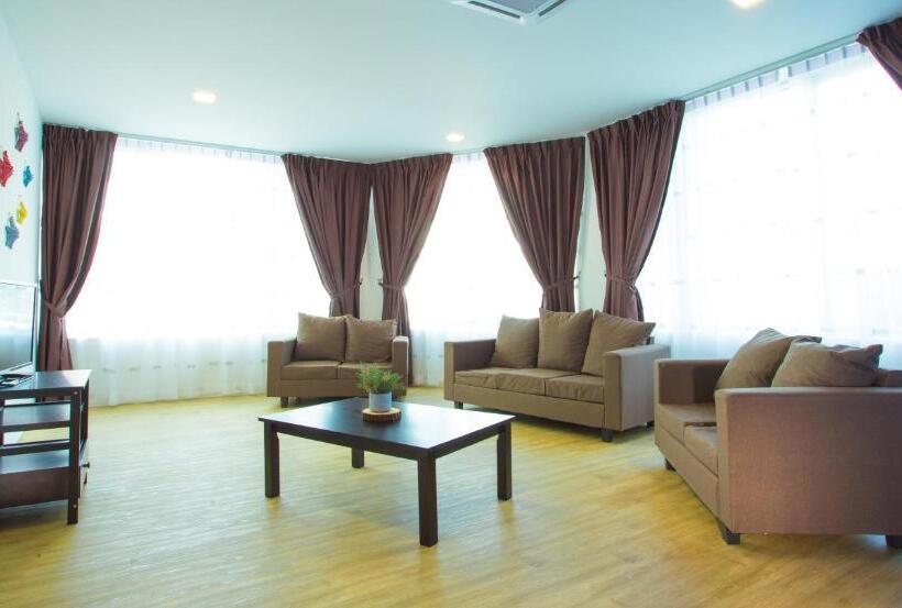 Люкс 3 Спальни, Hard Rock Vip Guest House