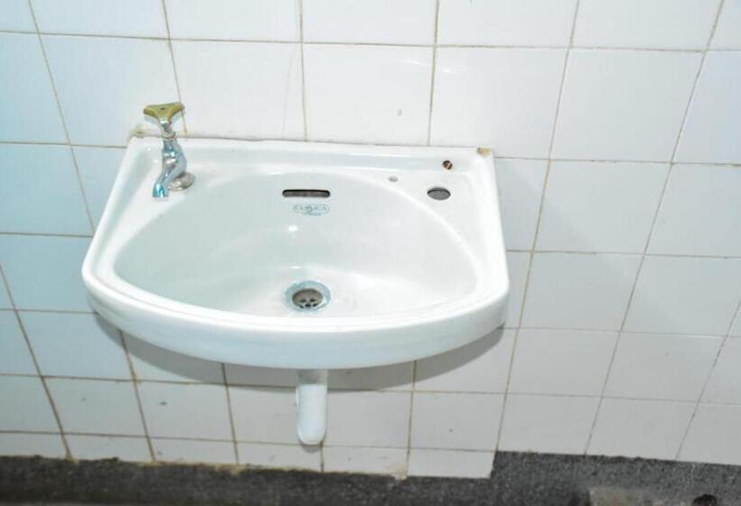 اتاق استاندارد, Mona Lisa Guest House Kisumu