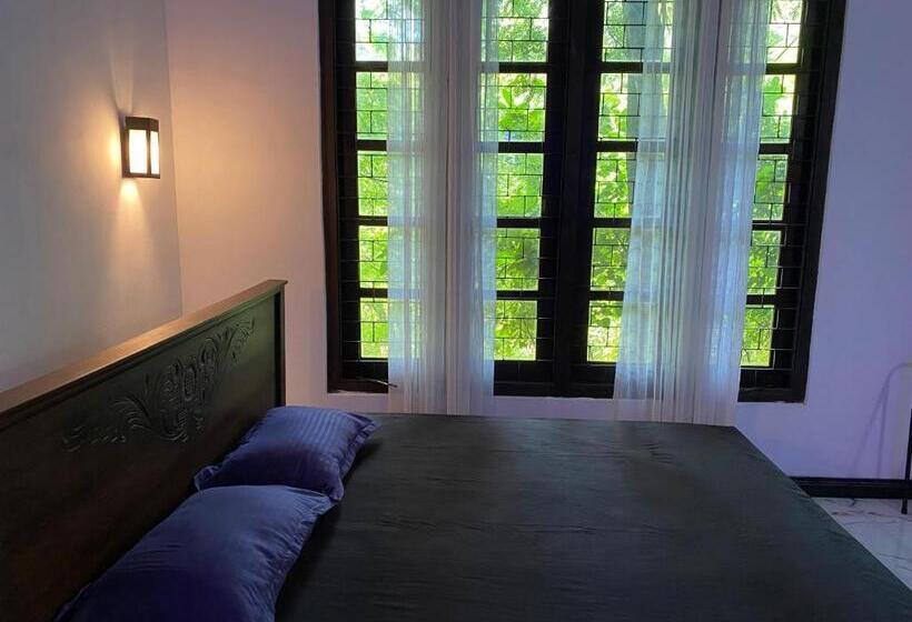 اتاق لوکس با بالکن, Green House Resort