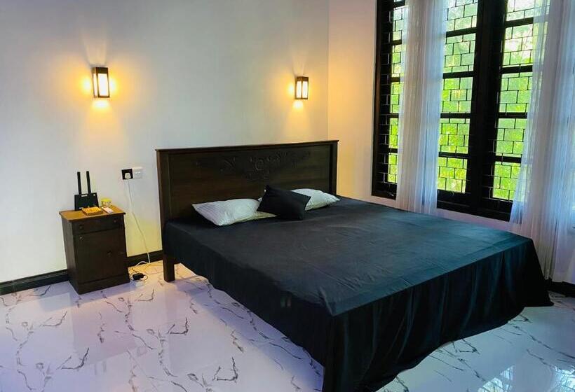 اتاق لوکس با بالکن, Green House Resort