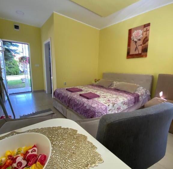 اتاق لوکس, Maslina Rooms