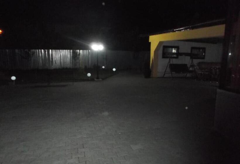 اتاق لوکس خانوادگی, Casa Aurora