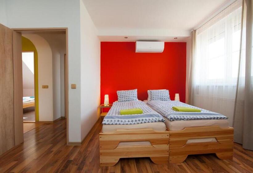 3 Bedroom Suite, Ubytování Merlot