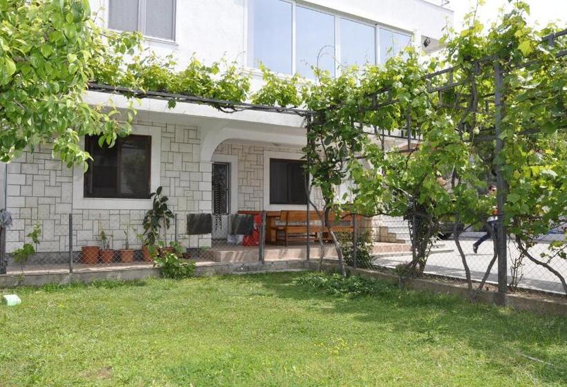 اتاق استاندارد, Guest House Lalic