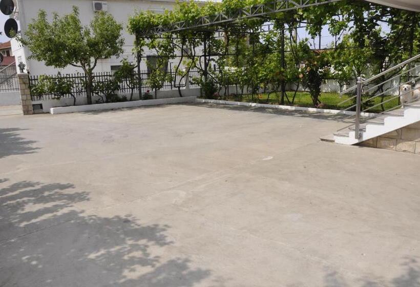 اتاق استاندارد, Guest House Lalic