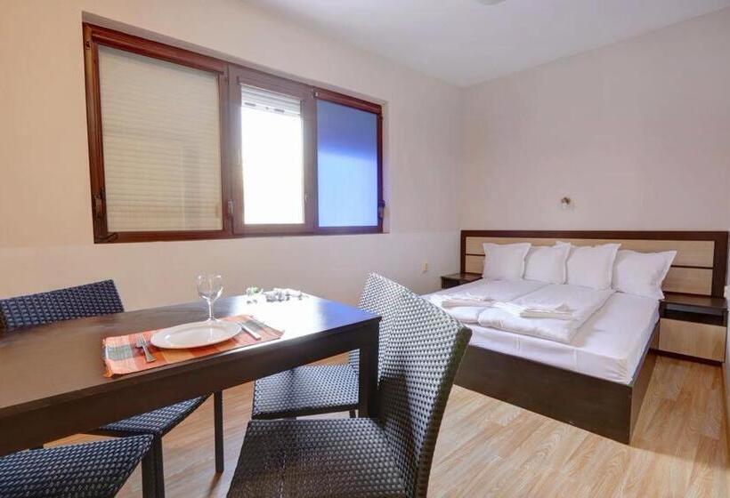 Студио Стандарт Вид на Сад, 1 St Line Izvora Sea View Apartments On Golden Sands