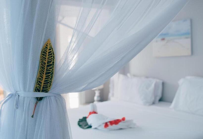2침실 아파트 풀장 전망, Paje Beach Apartments &