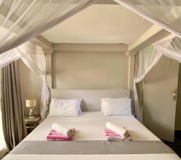2침실 아파트 풀장 전망, Paje Beach Apartments &