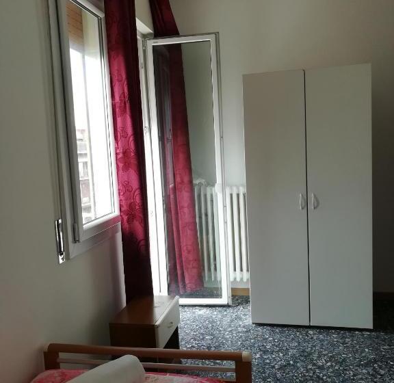 标准单人间共用浴室, Venice Garden House
