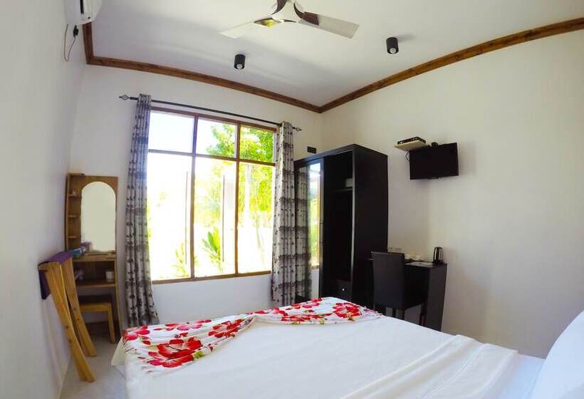 اتاق استاندارد با چشم‌انداز, Ithaa Beach Maldives