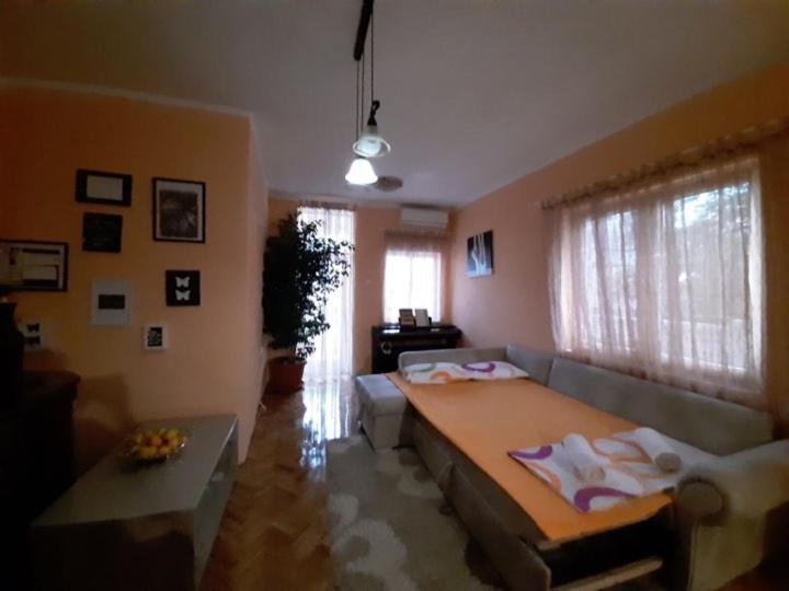 اتاق لوکس, Guest House Ivan