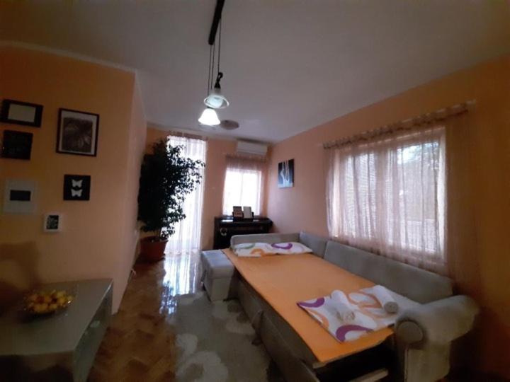 اتاق لوکس, Guest House Ivan
